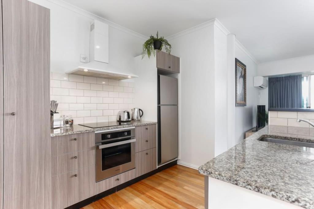 Newly Refurbished Waterfront Apartment! 3320 Auckland Exterior photo